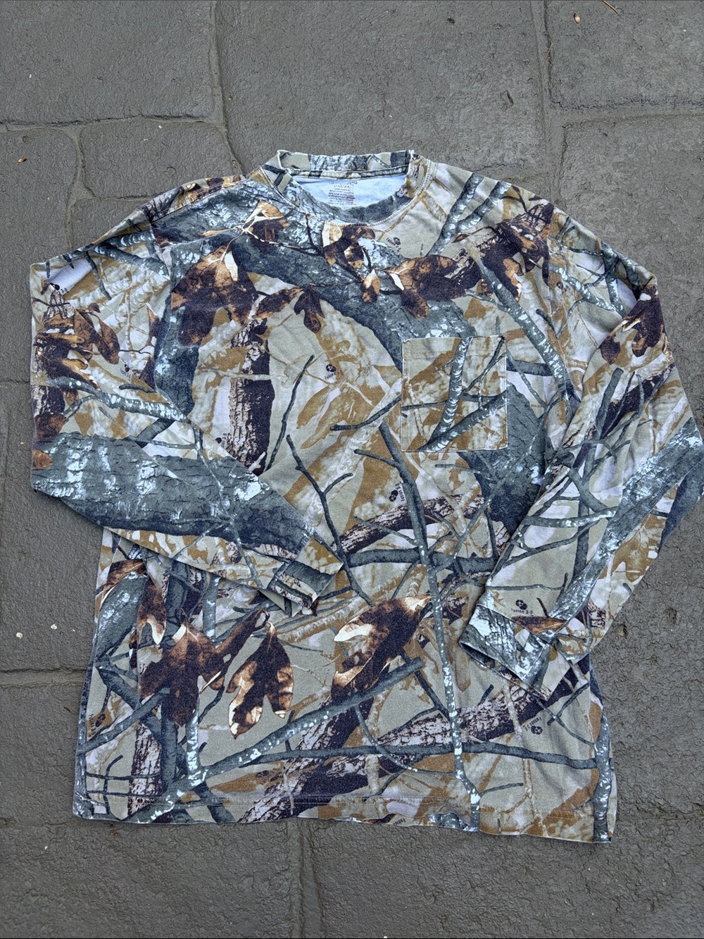 Men's Long-Sleeve Camouflage Pocket Tee - Multi Olive
